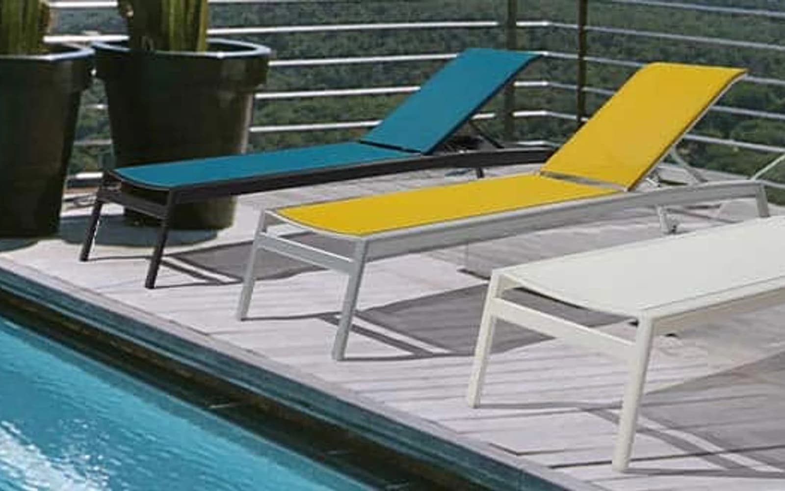 Ratana Lyon Collection furniture in a modern Pacific Northwest outdoor living setting.